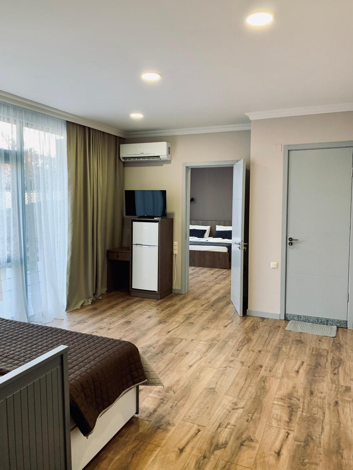 Guest House Smile Kobuleti ภายนอก รูปภาพ