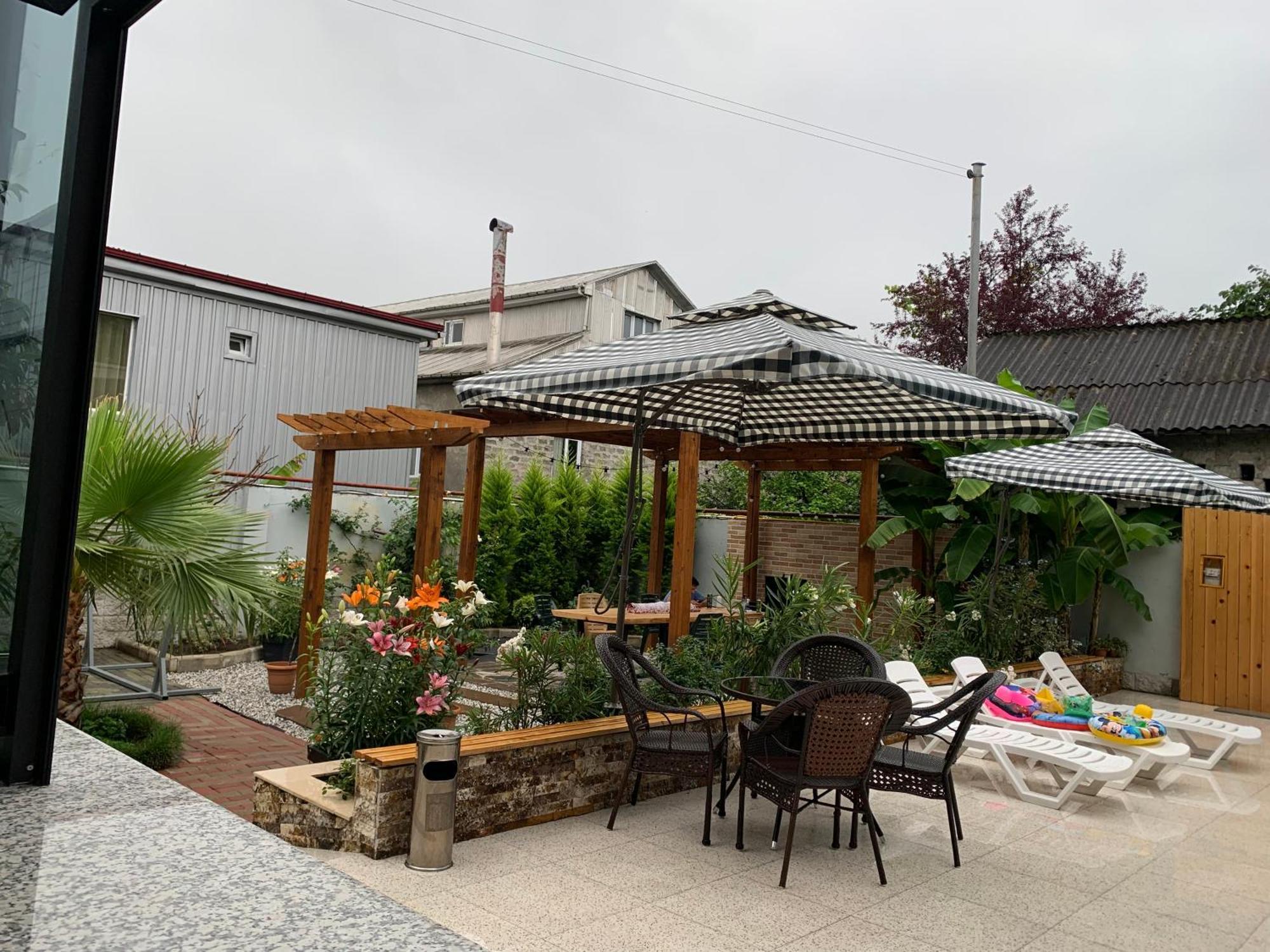 Guest House Smile Kobuleti ภายนอก รูปภาพ