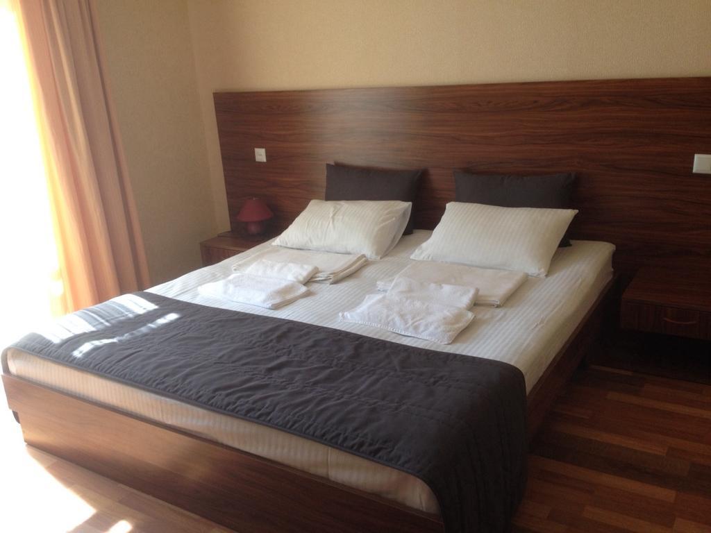 Guest House Smile Kobuleti ภายนอก รูปภาพ