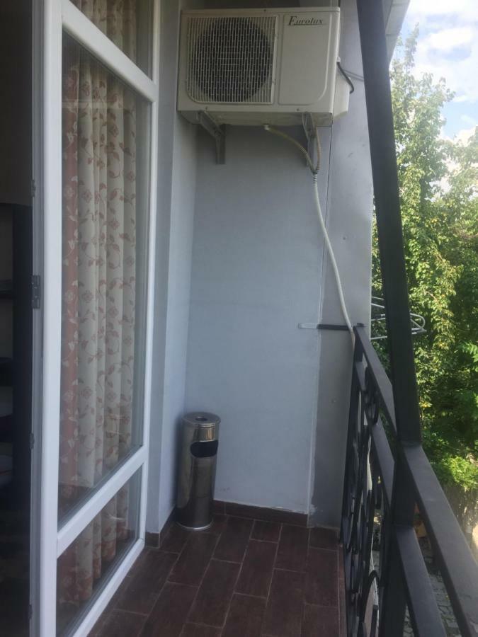 Guest House Smile Kobuleti ภายนอก รูปภาพ